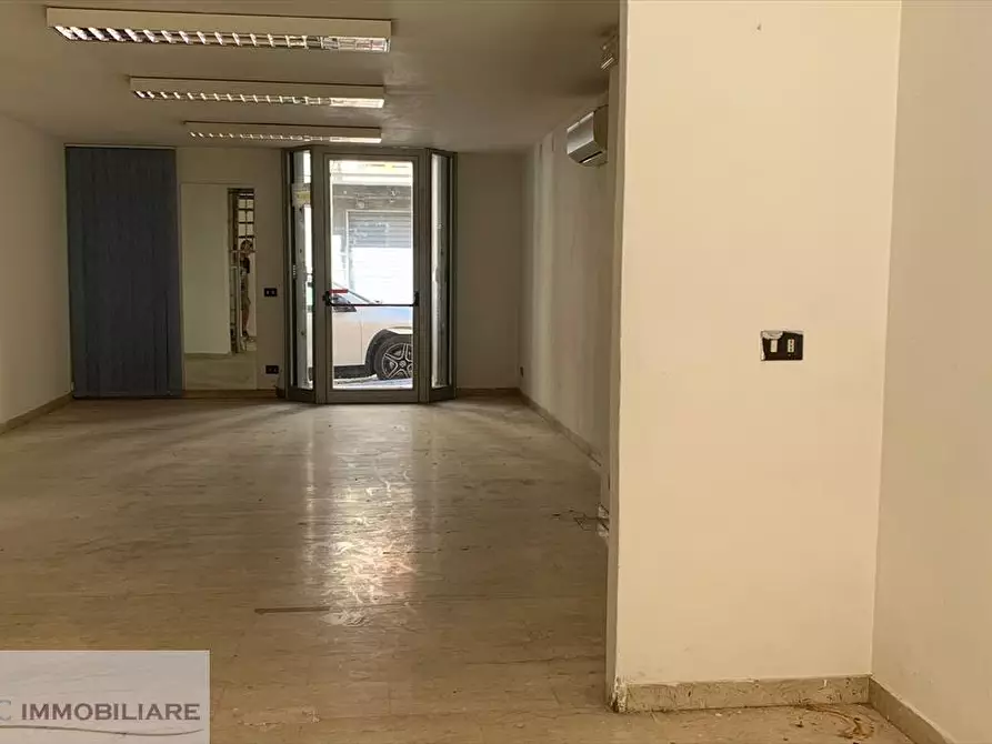 Immagine 5 di Locale commerciale in vendita  in Corso Finocchiaro Aprile 35 a Lercara Friddi