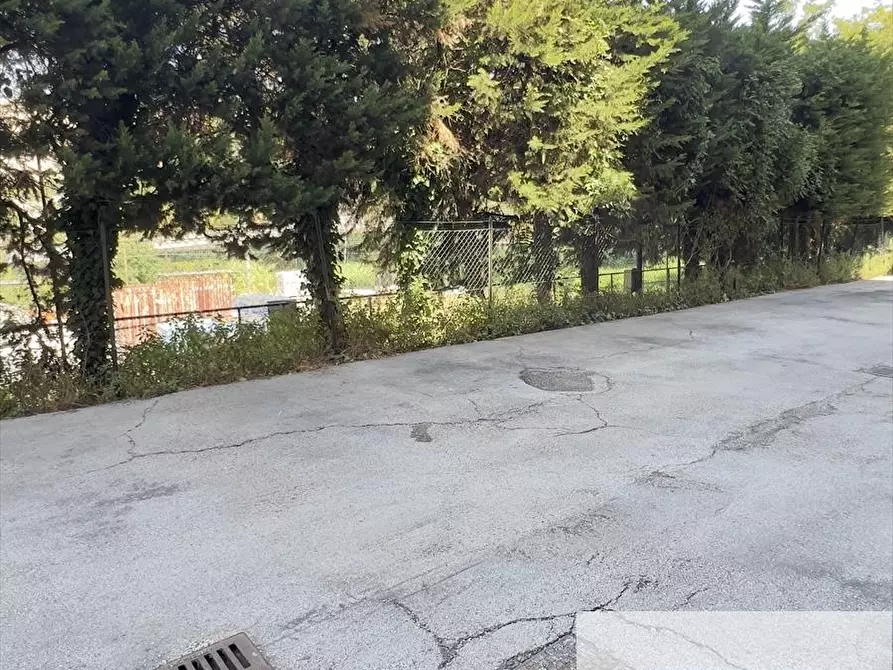 Immagine 3 di Garage in vendita  a Macerata