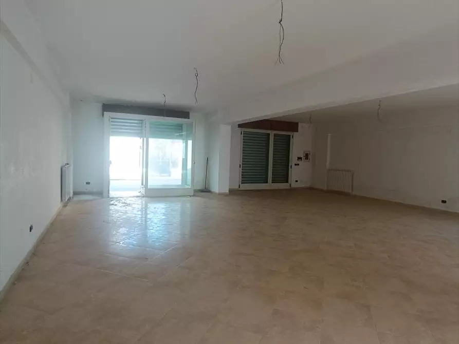 Immagine 5 di Locale commerciale in vendita  a Taurianova