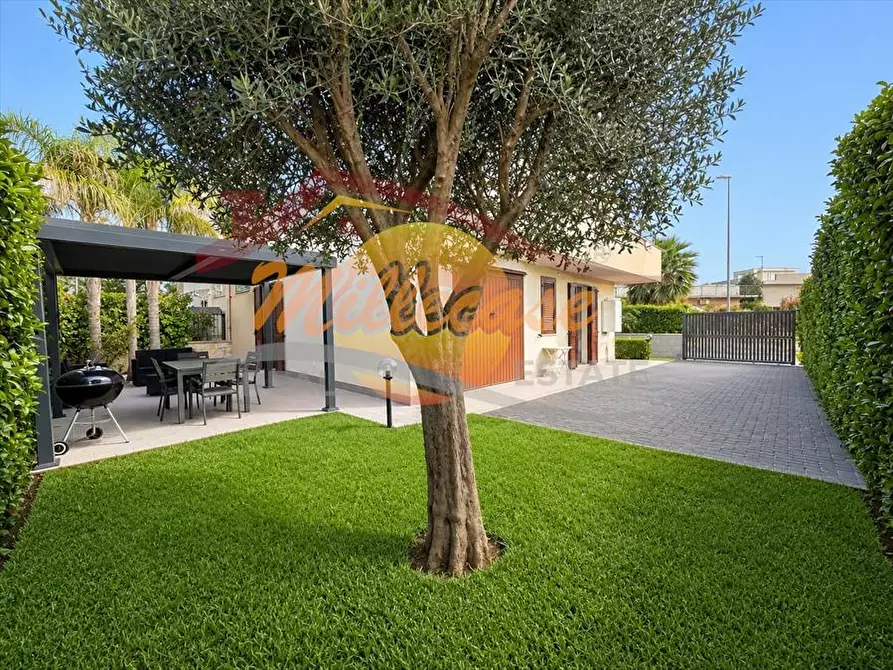 Immagine 17 di Villa in vendita  in VIA LUIGI MONTI a Siracusa