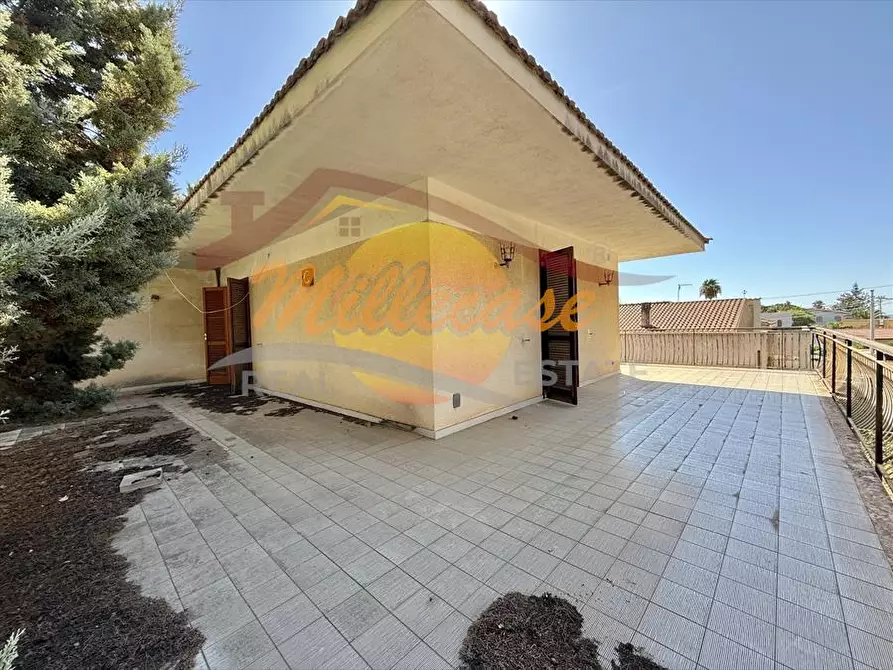 Immagine 27 di Villa in vendita  in via mar di bering a Siracusa