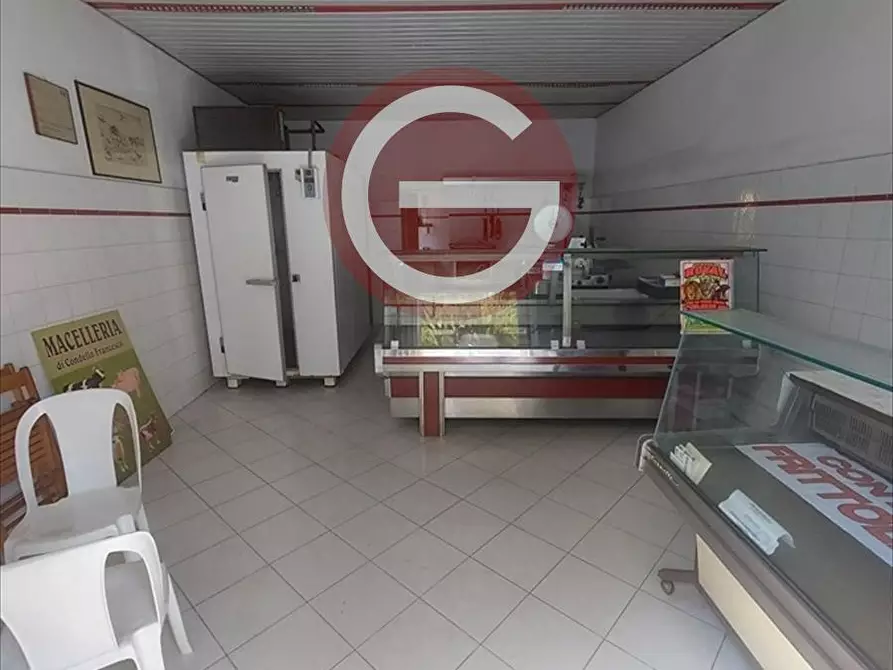 Immagine 3 di Locale commerciale in affitto  a Taurianova