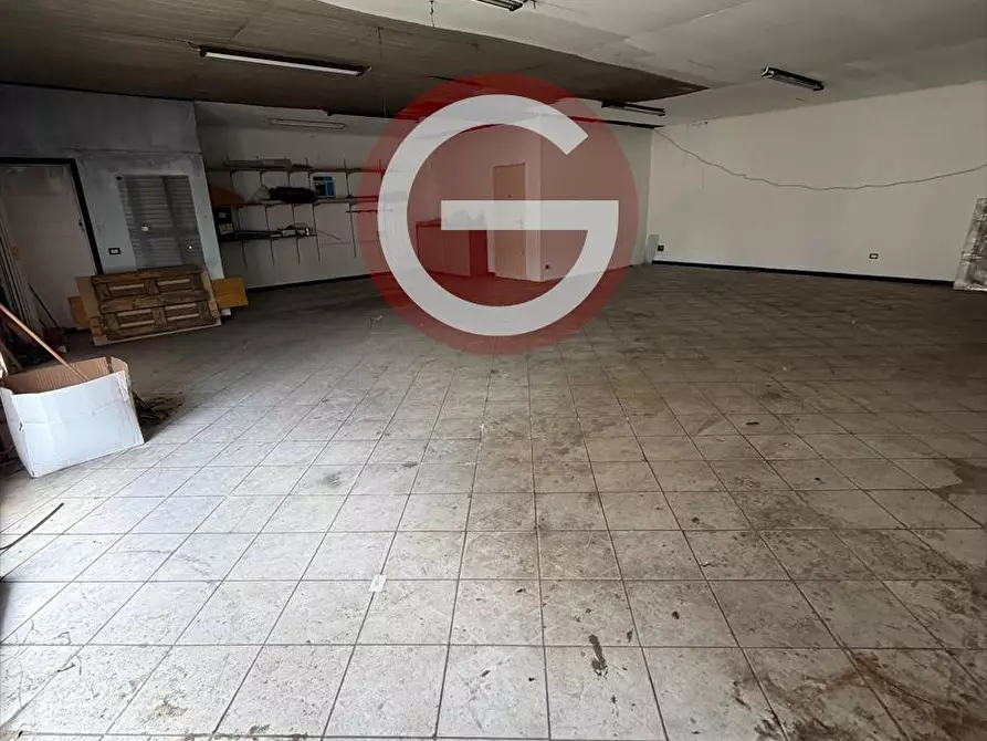 Immagine 6 di Locale commerciale in vendita  a Taurianova