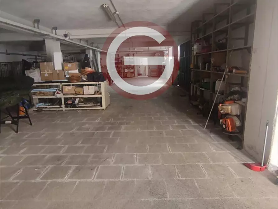 Immagine 28 di Locale commerciale in vendita  a Cittanova