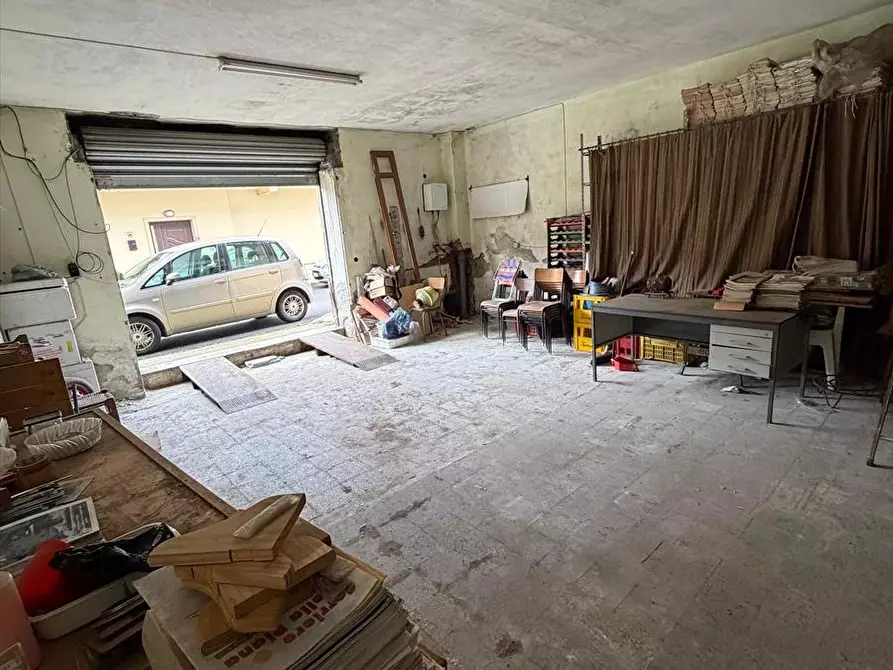 Immagine 4 di Garage in vendita  a Taurianova