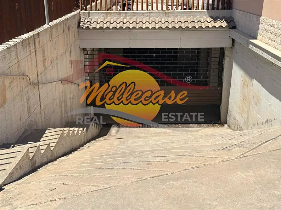 Immagine 1 di Garage in vendita  in via italia a Siracusa