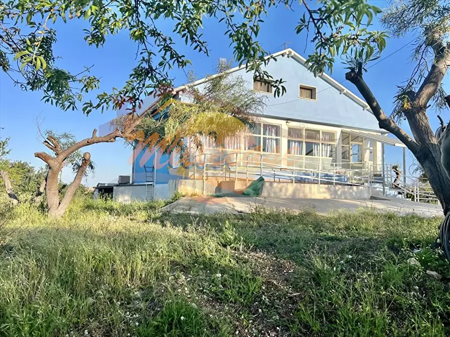 Immagine 1 di Villa in vendita  in VIA BRANCATI a Siracusa
