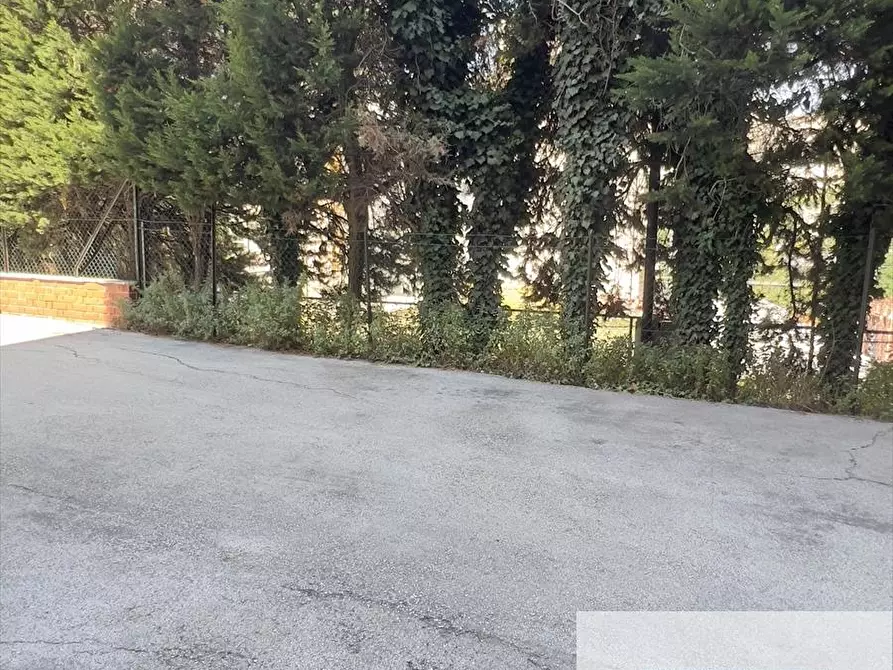 Immagine 6 di Garage in vendita  a Macerata