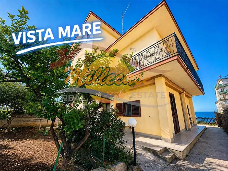 Immagine 1 di Villa in vendita  in VIA FRANCA MARIA GIANNA a Siracusa