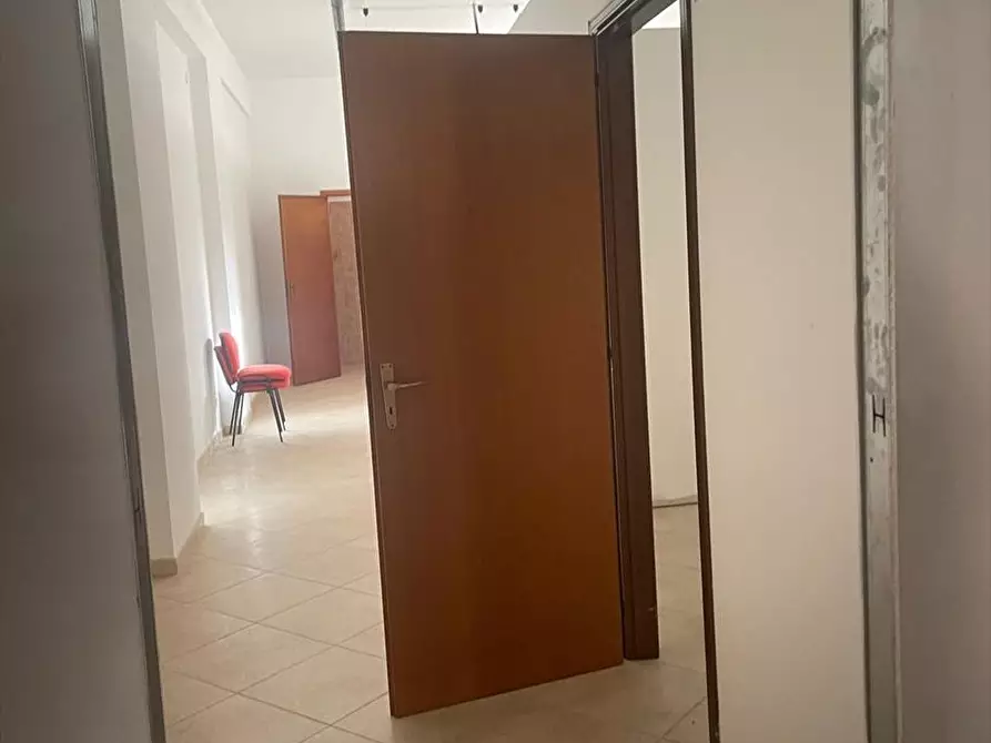 Immagine 2 di Locale commerciale in affitto  in via cesaro a Trapani