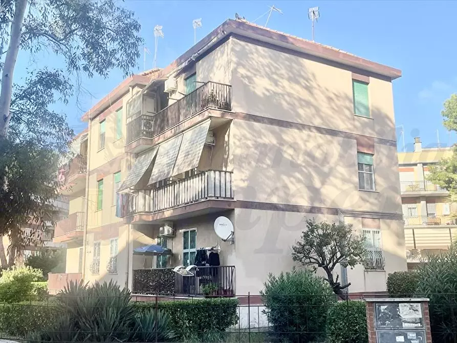 Immagine 1 di Appartamento in vendita  in Via Zara 2 a Pomezia