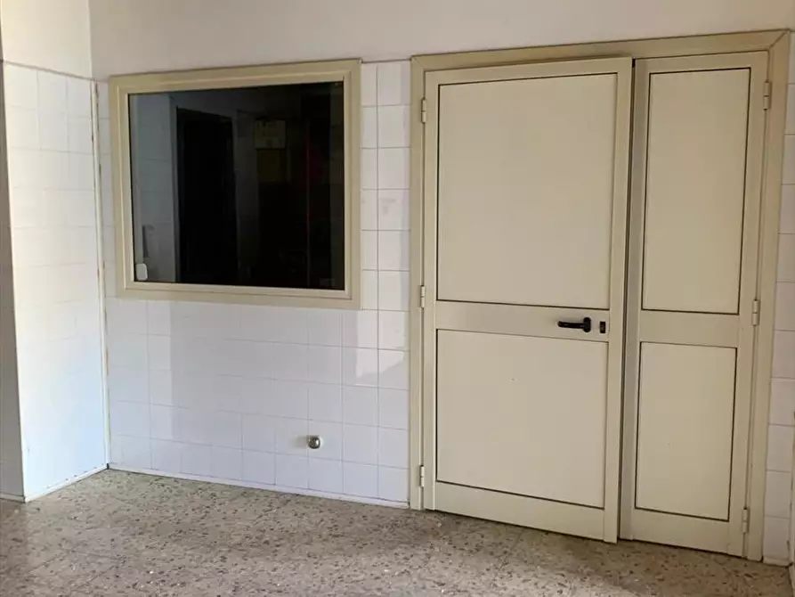 Immagine 6 di Locale commerciale in vendita  in Via Rosario Nicoletti a Lercara Friddi