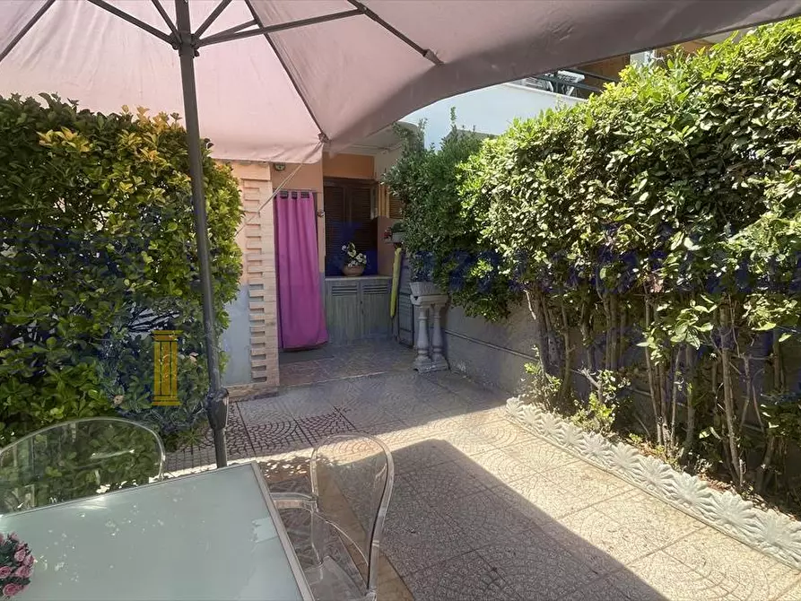 Immagine 5 di Villetta a schiera in vendita  in Viale Danimarca 145 a Pomezia