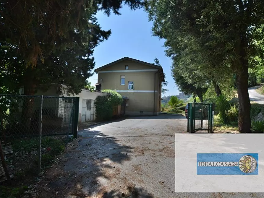 Immagine 1 di Casa indipendente in vendita  in C.da Santo Stefano 35 a Macerata