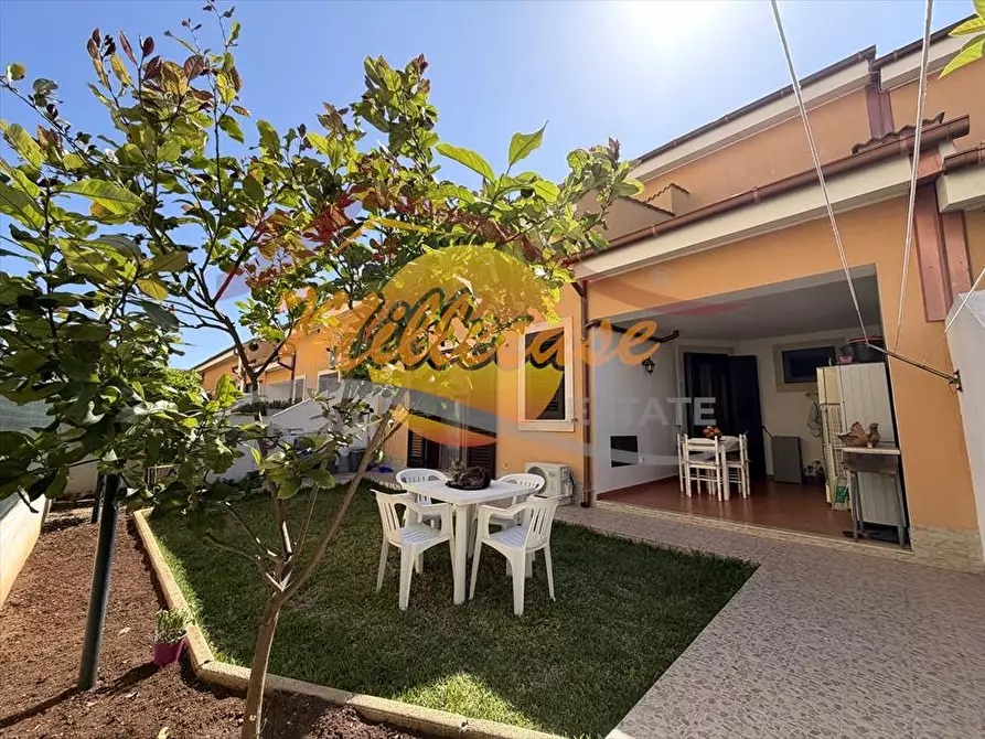 Immagine 24 di Villa in vendita  in VIA MONTEFORTE a Siracusa