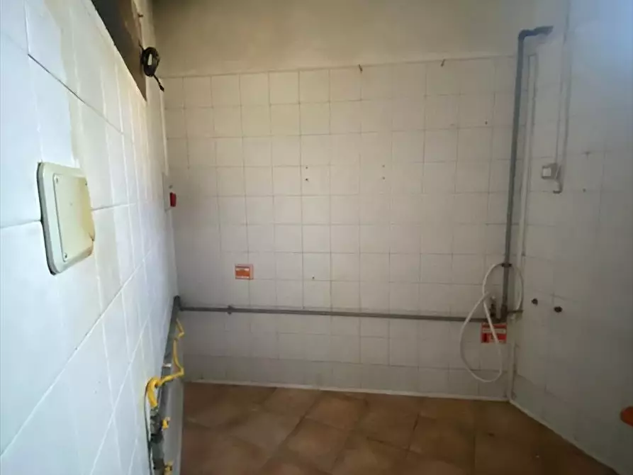 Immagine 9 di Locale commerciale in vendita  in via Padre La Pilusa 28 a San Giovanni Gemini