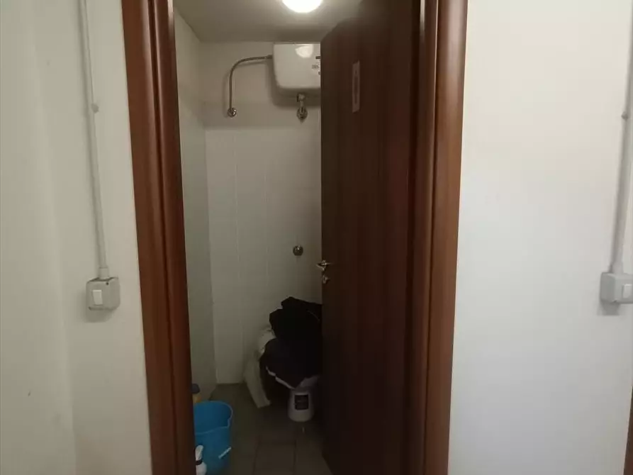 Immagine 13 di Capannone industriale in affitto  a Taurianova