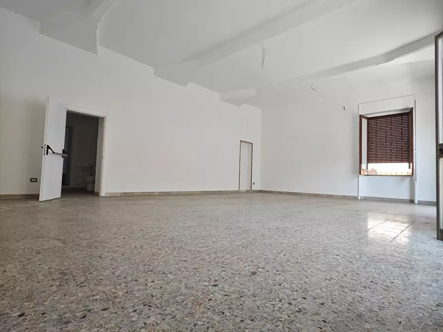 Immagine 6 di Locale commerciale in affitto  a Taurianova