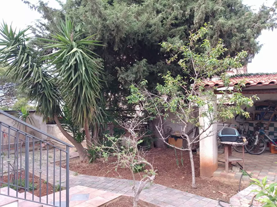 Immagine 5 di Villa in vendita  in Via G. Donizetti a Altofonte