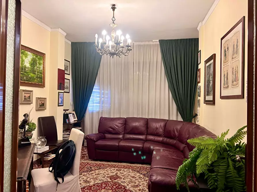 Immagine 10 di Appartamento in vendita  in Piazza Don Luigi Sturzo a Palermo