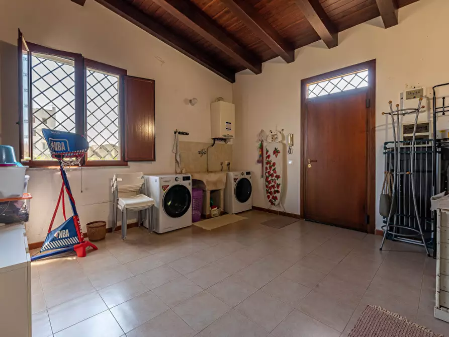 Immagine 31 di Villa in vendita  in Via Ciaculli a Palermo