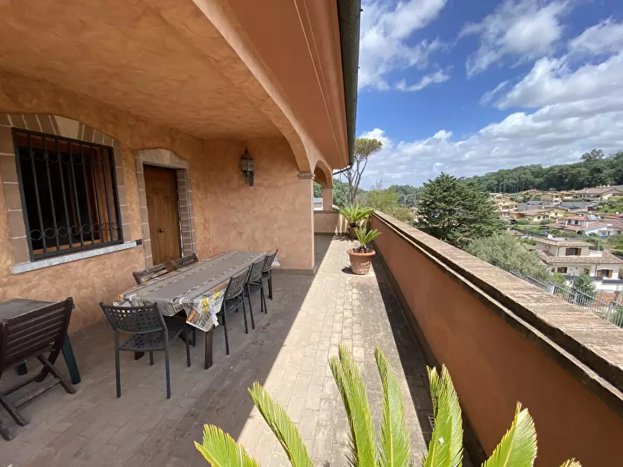 Immagine 3 di Villa in vendita  in Via Siliqua a Fiumicino