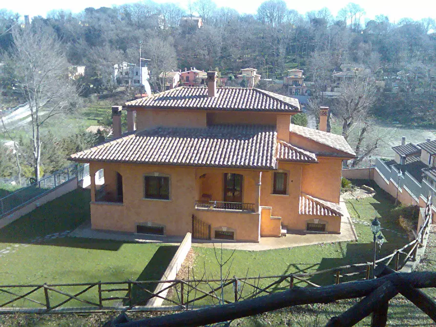 Immagine 1 di Villa in vendita  in Via Siliqua a Fiumicino