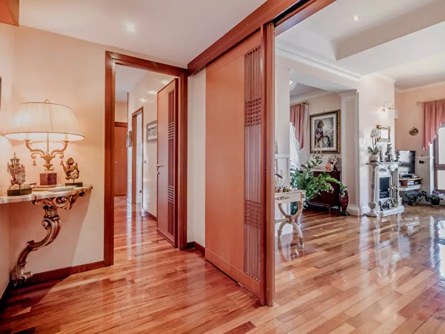 Immagine 14 di Appartamento in vendita  in Via Nicola Coviello a Roma