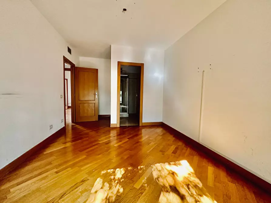 Immagine 21 di Appartamento in affitto  in Via Italo Piccagli a Roma