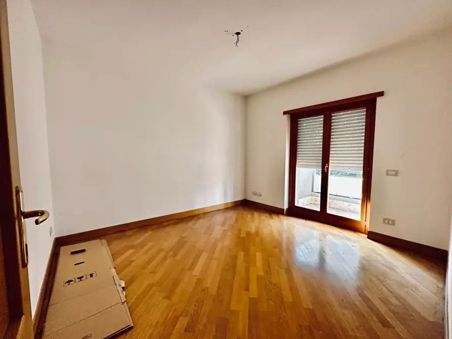 Immagine 20 di Appartamento in affitto  in Via Italo Piccagli a Roma