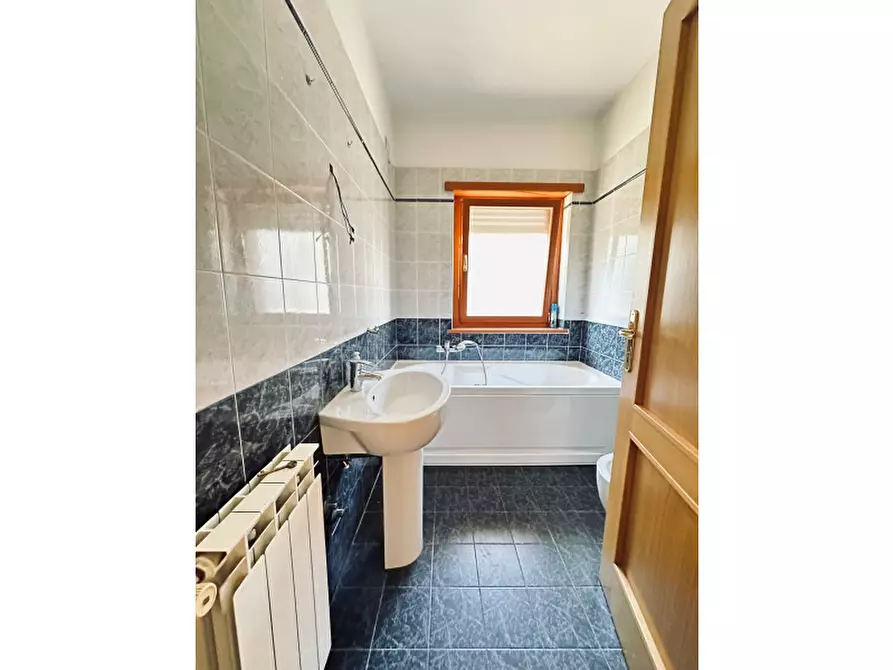 Immagine 24 di Appartamento in affitto  in Via Italo Piccagli a Roma