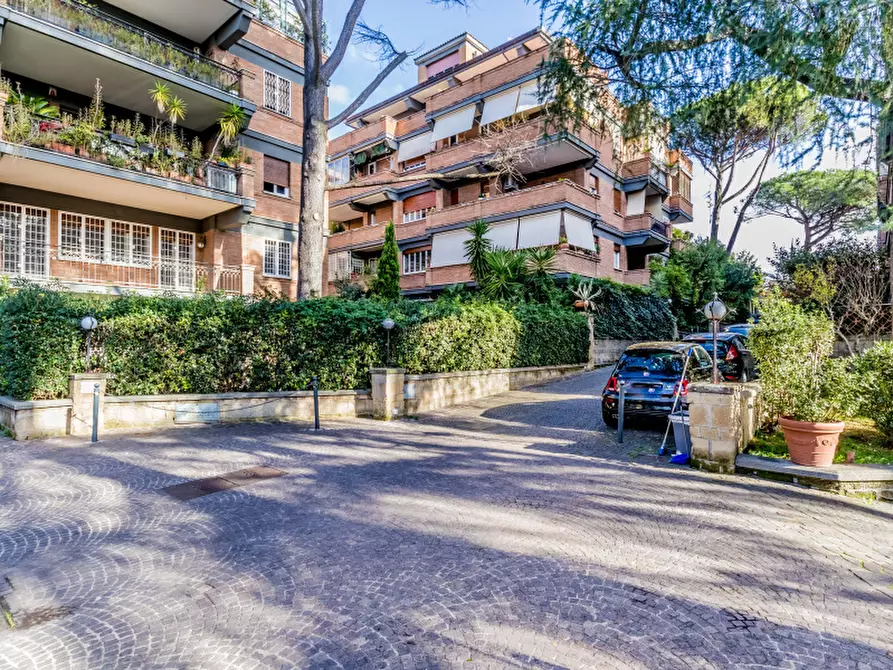 Immagine 22 di Appartamento in vendita  in Viale Cortina d'Ampezzo a Roma