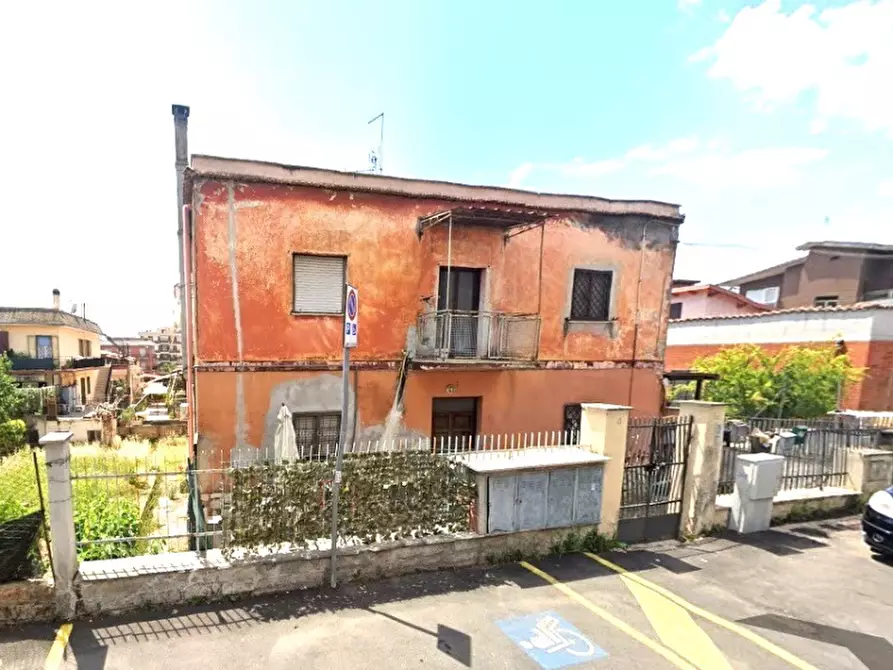 Immagine 1 di Appartamento in vendita  in Via Giovanni Paraccini a Roma