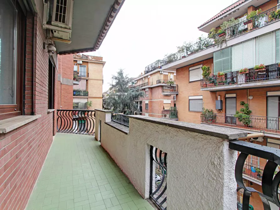 Immagine 20 di Appartamento in vendita  in Via Franco Sacchetti a Roma