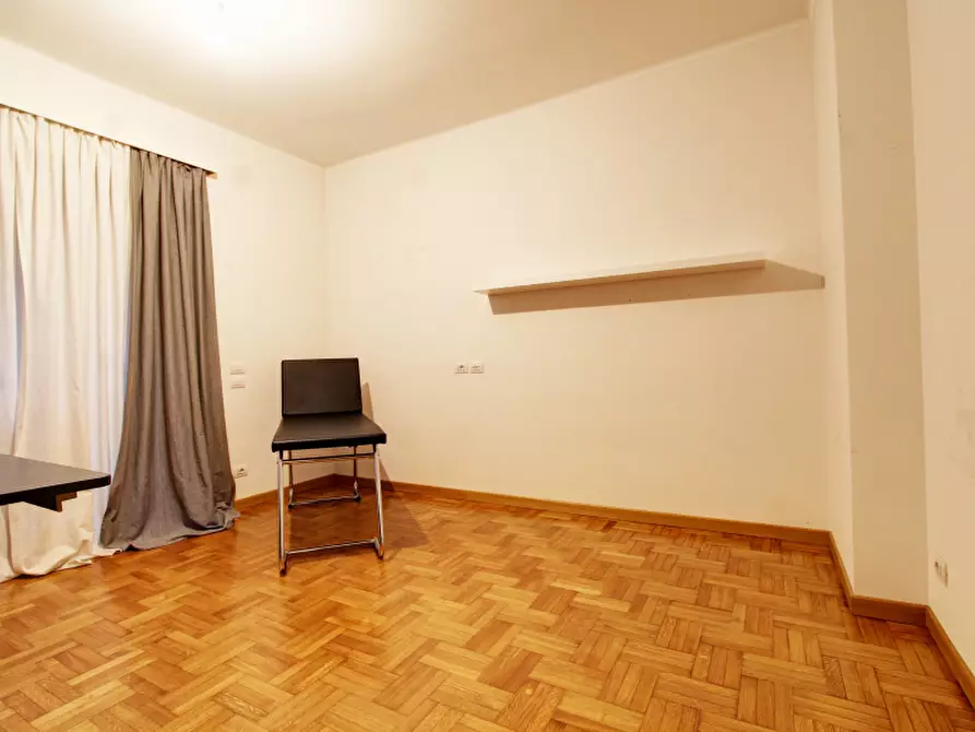 Immagine 30 di Appartamento in vendita  in Via Franco Sacchetti a Roma