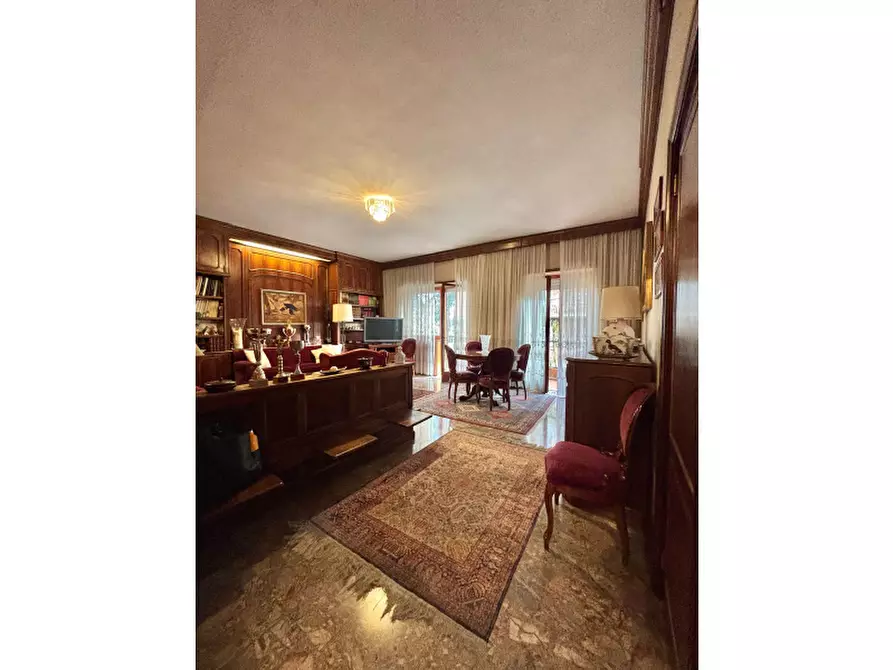 Immagine 5 di Appartamento in vendita  in Via Suvereto a Roma