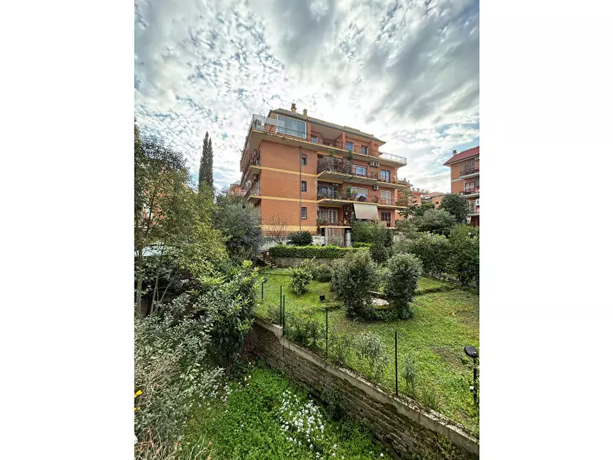 Immagine 15 di Appartamento in vendita  in Via Suvereto a Roma