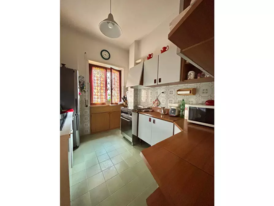 Immagine 8 di Appartamento in vendita  in Via Suvereto a Roma
