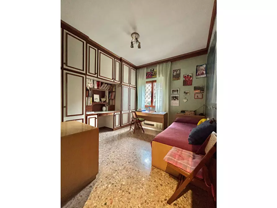 Immagine 9 di Appartamento in vendita  in Via Suvereto a Roma