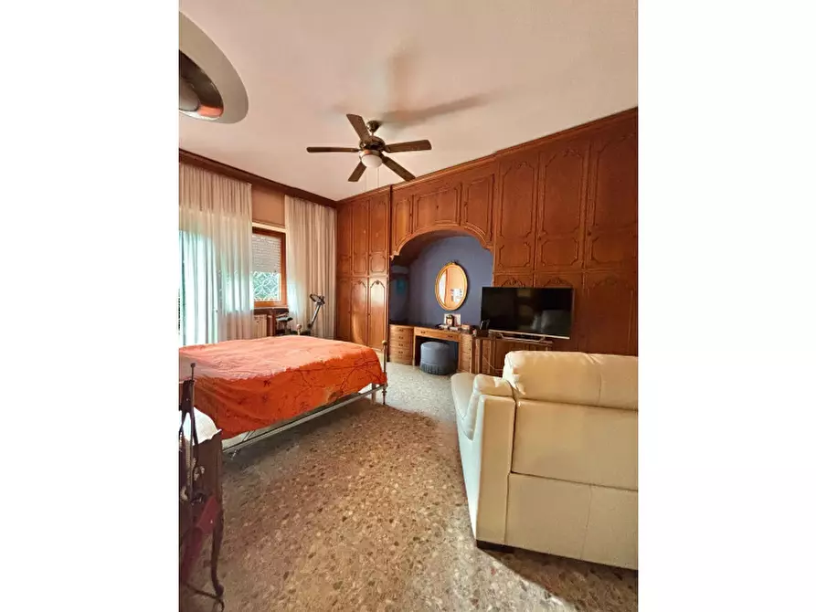 Immagine 11 di Appartamento in vendita  in Via Suvereto a Roma