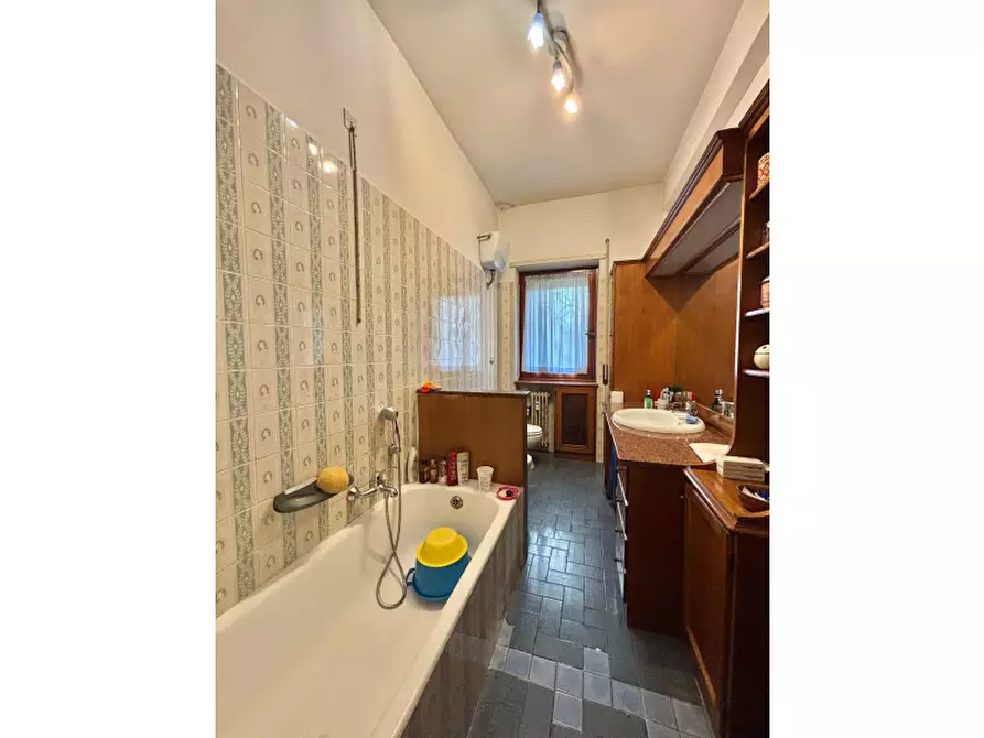 Immagine 14 di Appartamento in vendita  in Via Suvereto a Roma