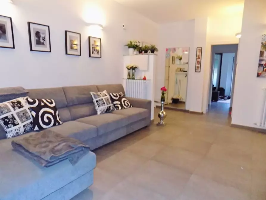 Immagine 3 di Appartamento in vendita  in Via Delle Ciambre a Palermo