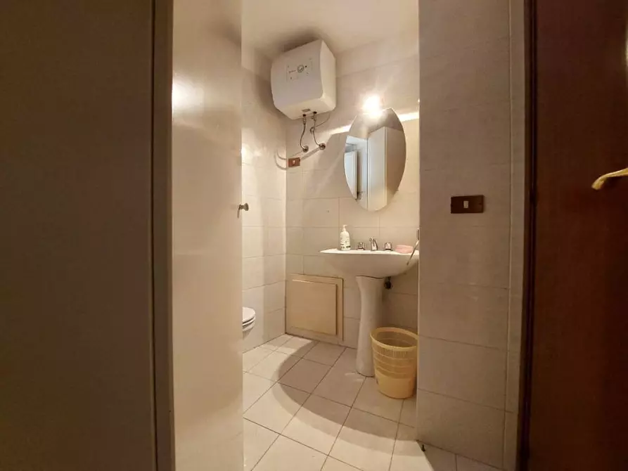 Immagine 17 di Ufficio in affitto  in Via Enrico Parisi a Palermo