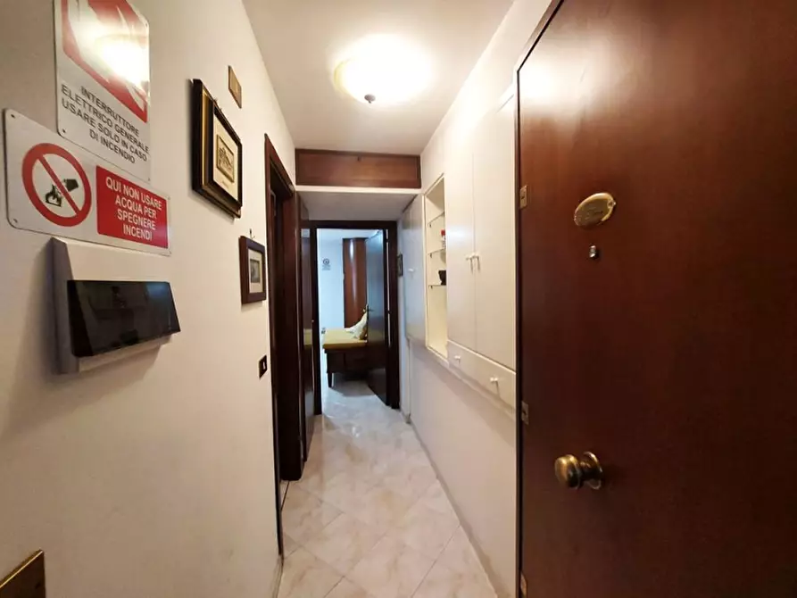 Immagine 12 di Ufficio in affitto  in Via Enrico Parisi a Palermo