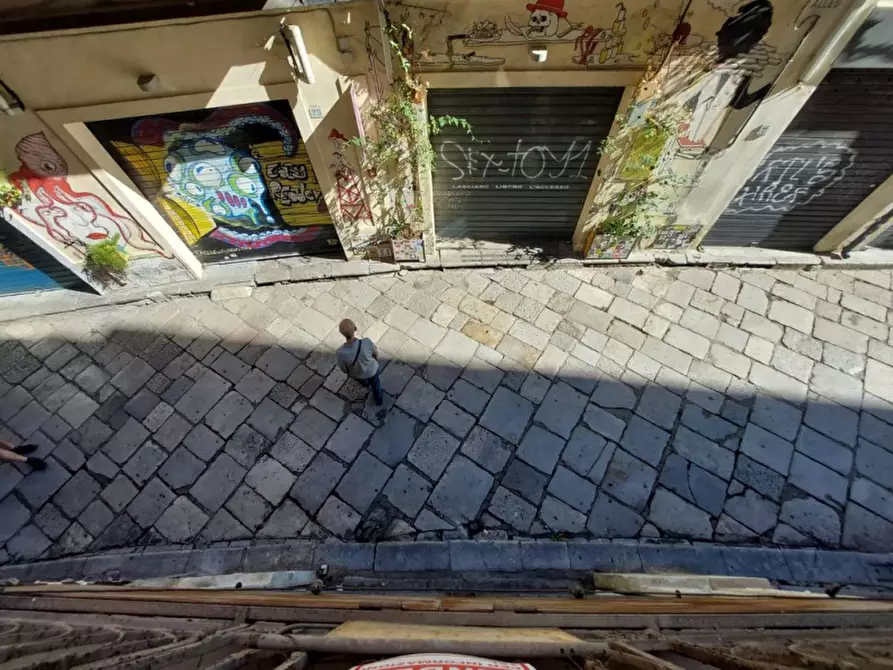 Immagine 32 di Negozio in vendita  in Via Alessandro Paternostro a Palermo