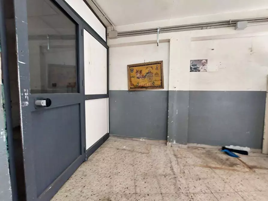 Immagine 9 di Negozio in vendita  in Via Antonio Pigafetta a Palermo
