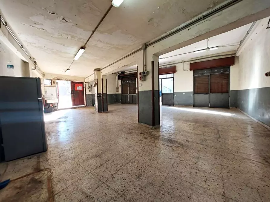 Immagine 11 di Negozio in vendita  in Via Antonio Pigafetta a Palermo