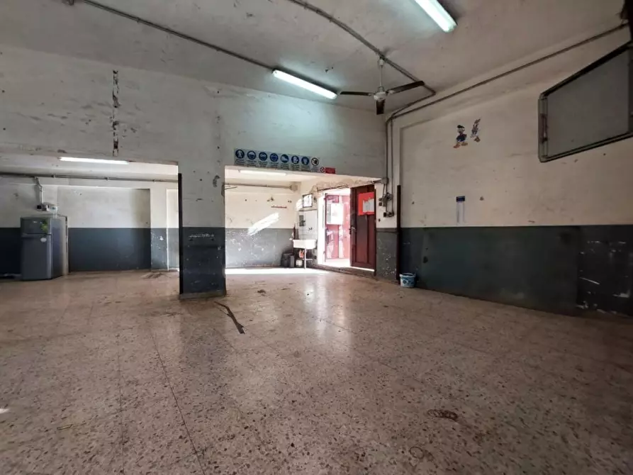 Immagine 14 di Negozio in vendita  in Via Antonio Pigafetta a Palermo