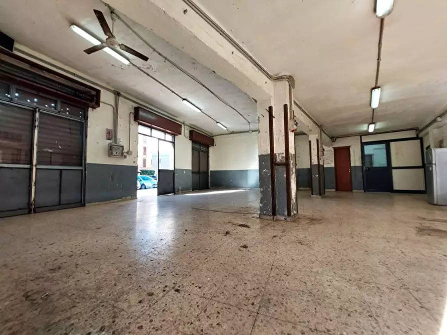 Immagine 20 di Negozio in vendita  in Via Antonio Pigafetta a Palermo