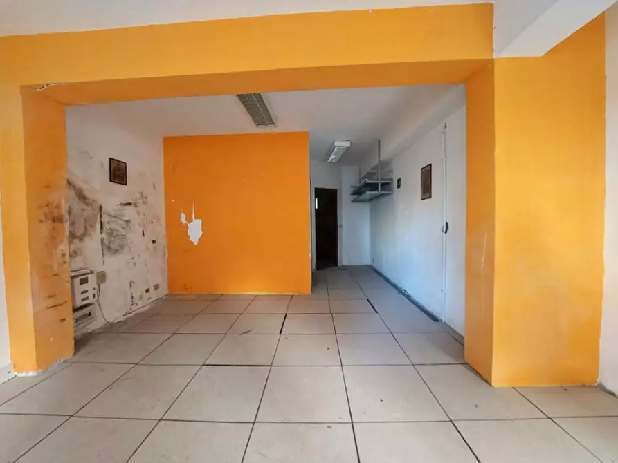 Immagine 5 di Negozio in vendita  in Via Antonio Pigafetta a Palermo